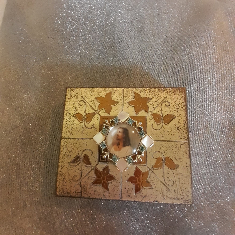 Vintage Compact Pic of Jesus Faux Pearl and Blue Crystal  194…